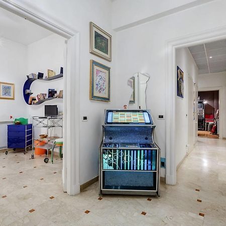 Holiday Jeans Apartment Рим Екстериор снимка