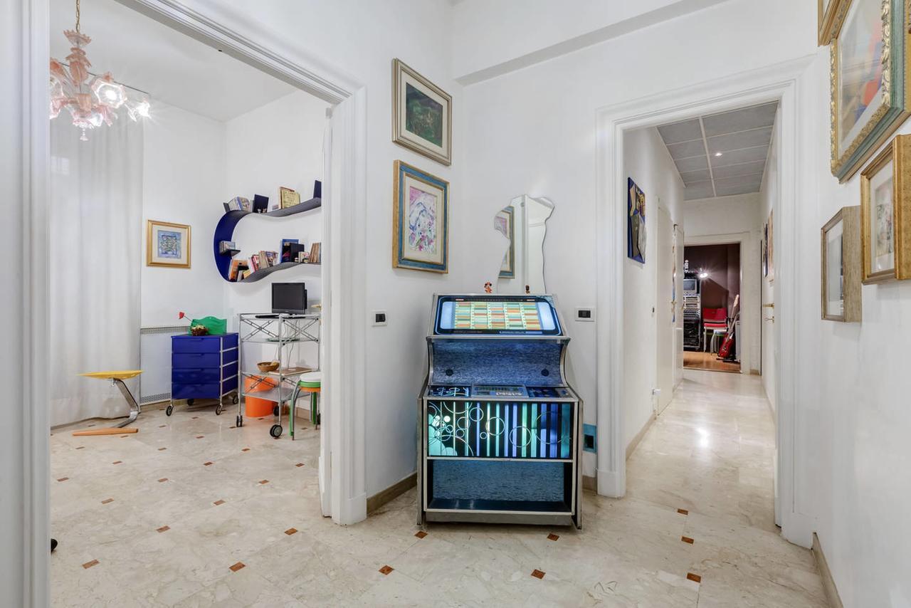 Holiday Jeans Apartment Рим Екстериор снимка