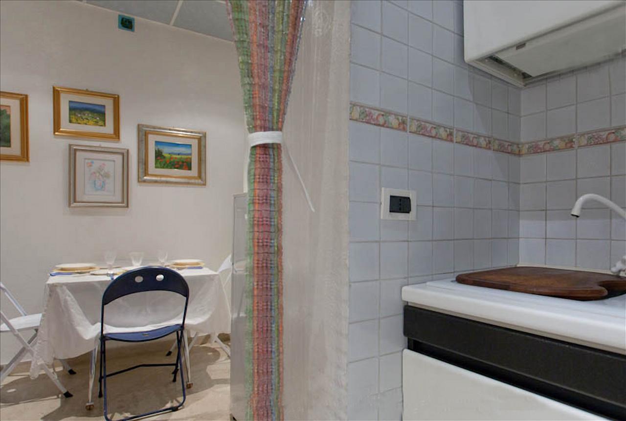 Holiday Jeans Apartment Рим Екстериор снимка