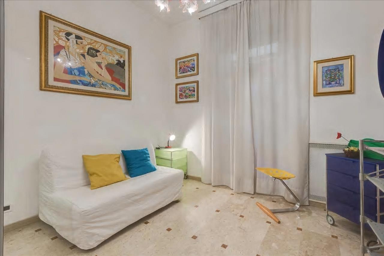 Holiday Jeans Apartment Рим Екстериор снимка