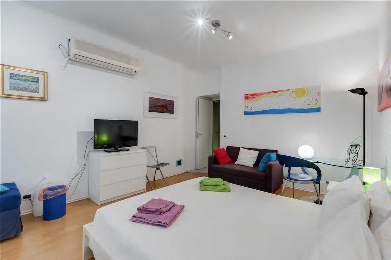 Holiday Jeans Apartment Рим Екстериор снимка