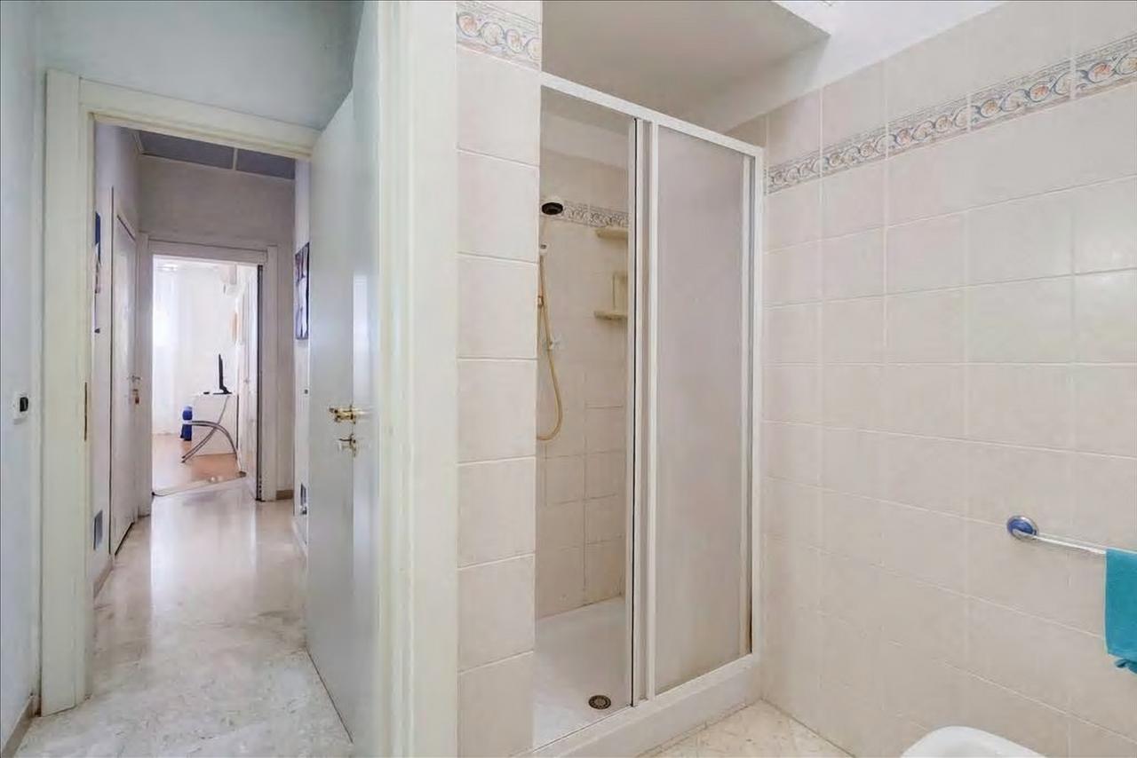 Holiday Jeans Apartment Рим Екстериор снимка